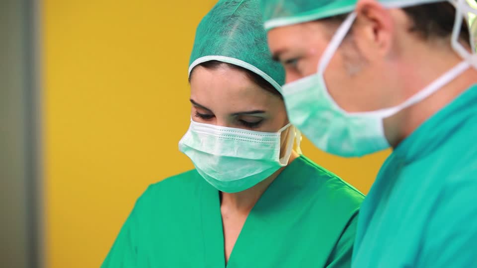 Why Do Doctors Wear Green Or Blue Scrubs?