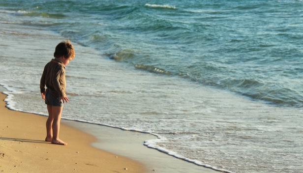 Voici comment retrouver les parents d’un enfant perdu à la plage